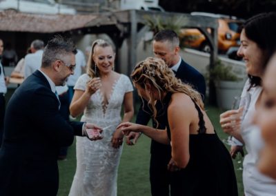 Magicien mariage- mentaliste-mariage-close-up-vin-honneur-Sebastien Ludivine Mariage-min
