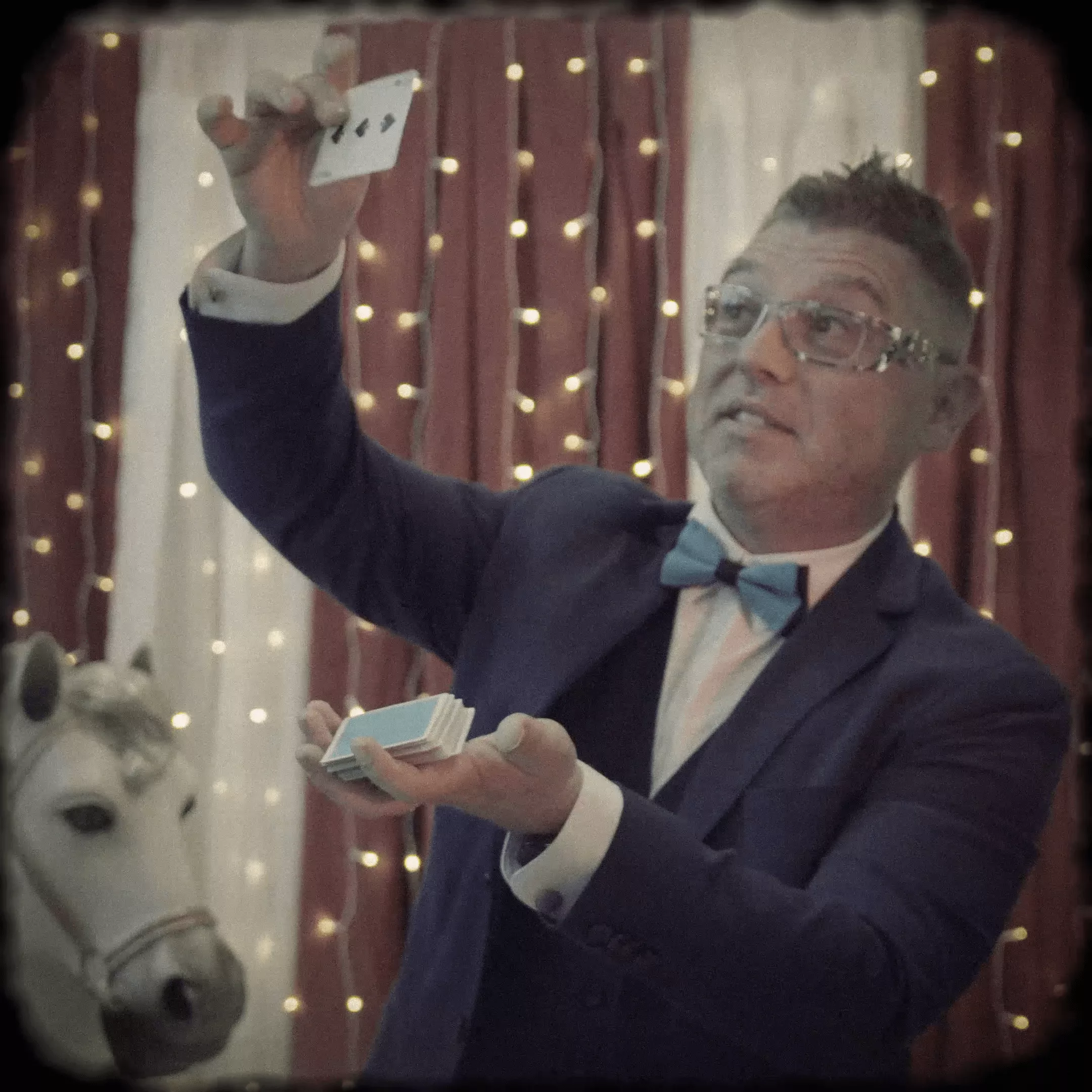 magicien-mentliste-lyon-69-animation-spectacle3-min Close-up au cocktail – magie de proximité à table